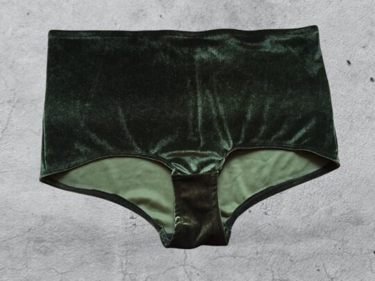 Curvy Slip „Miss Mukki“ Samt - moosgrün